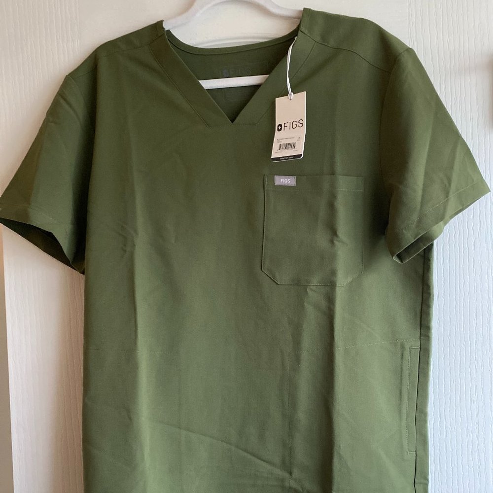 FIGS Scrubs - CHISEC Three-Pocket Scrub Top - DARK OLIVE - NWT